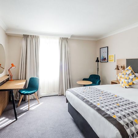 Holiday Inn Farnborough By Ihg Dış mekan fotoğraf