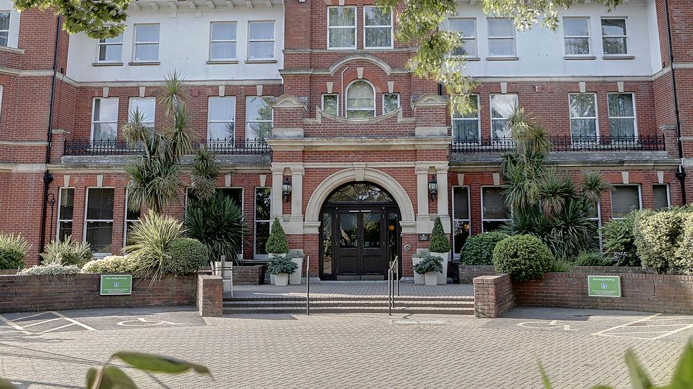 Holiday Inn Farnborough By Ihg Dış mekan fotoğraf