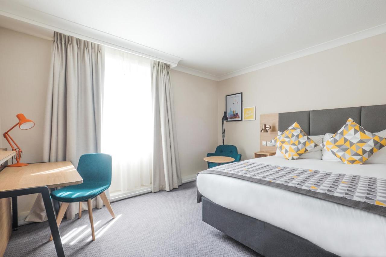 Holiday Inn Farnborough By Ihg Dış mekan fotoğraf