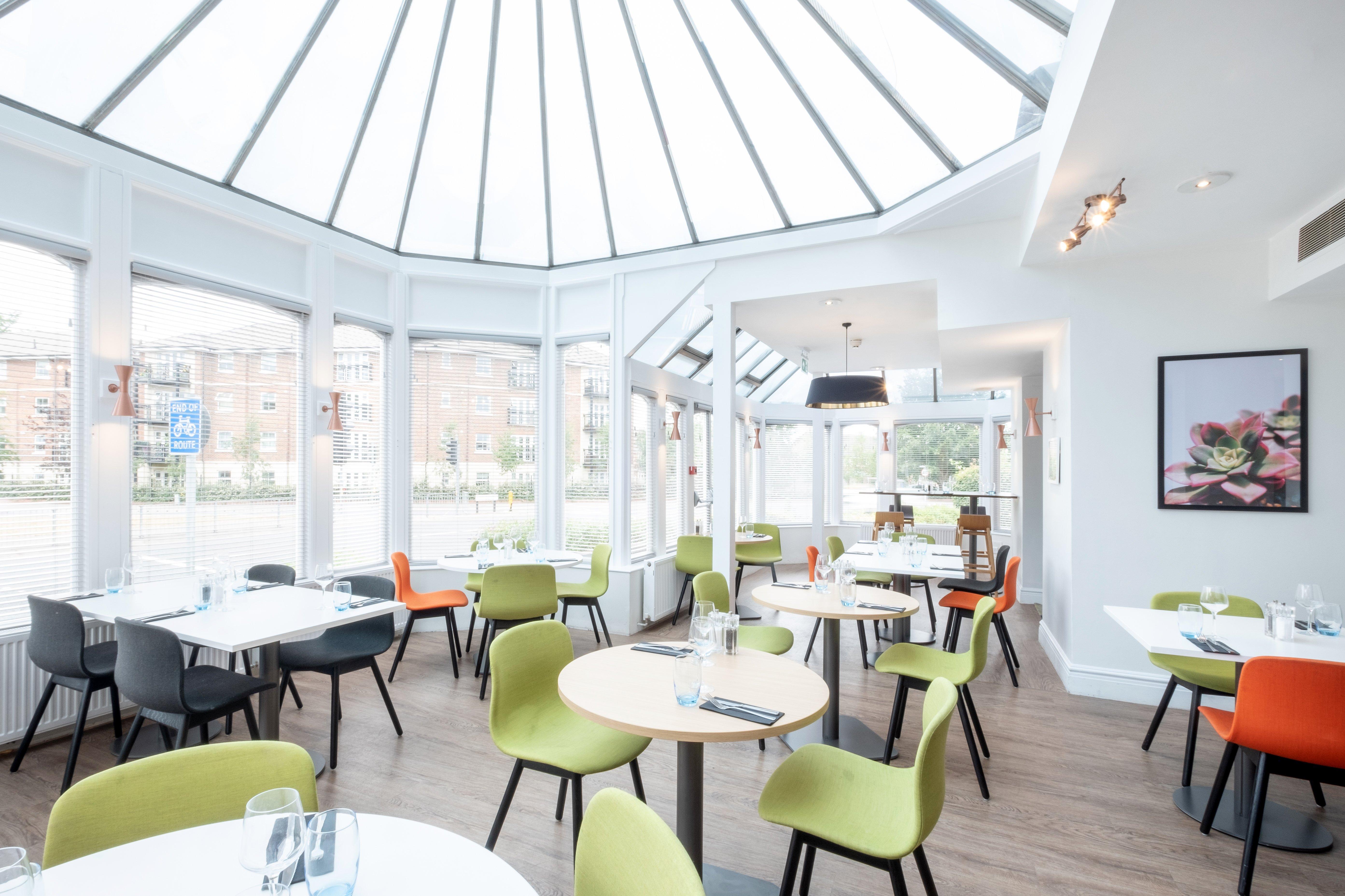 Holiday Inn Farnborough By Ihg Dış mekan fotoğraf