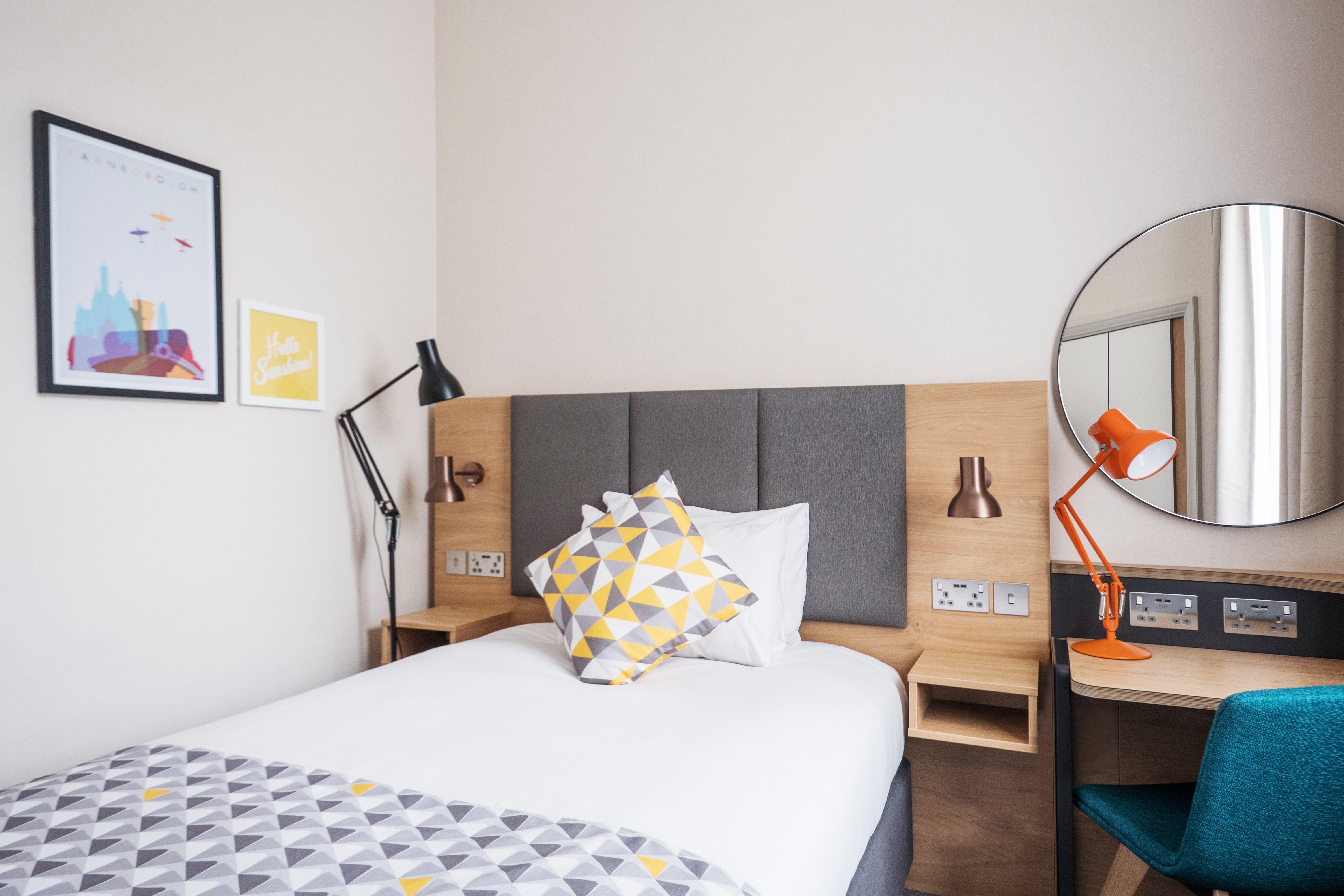 Holiday Inn Farnborough By Ihg Dış mekan fotoğraf