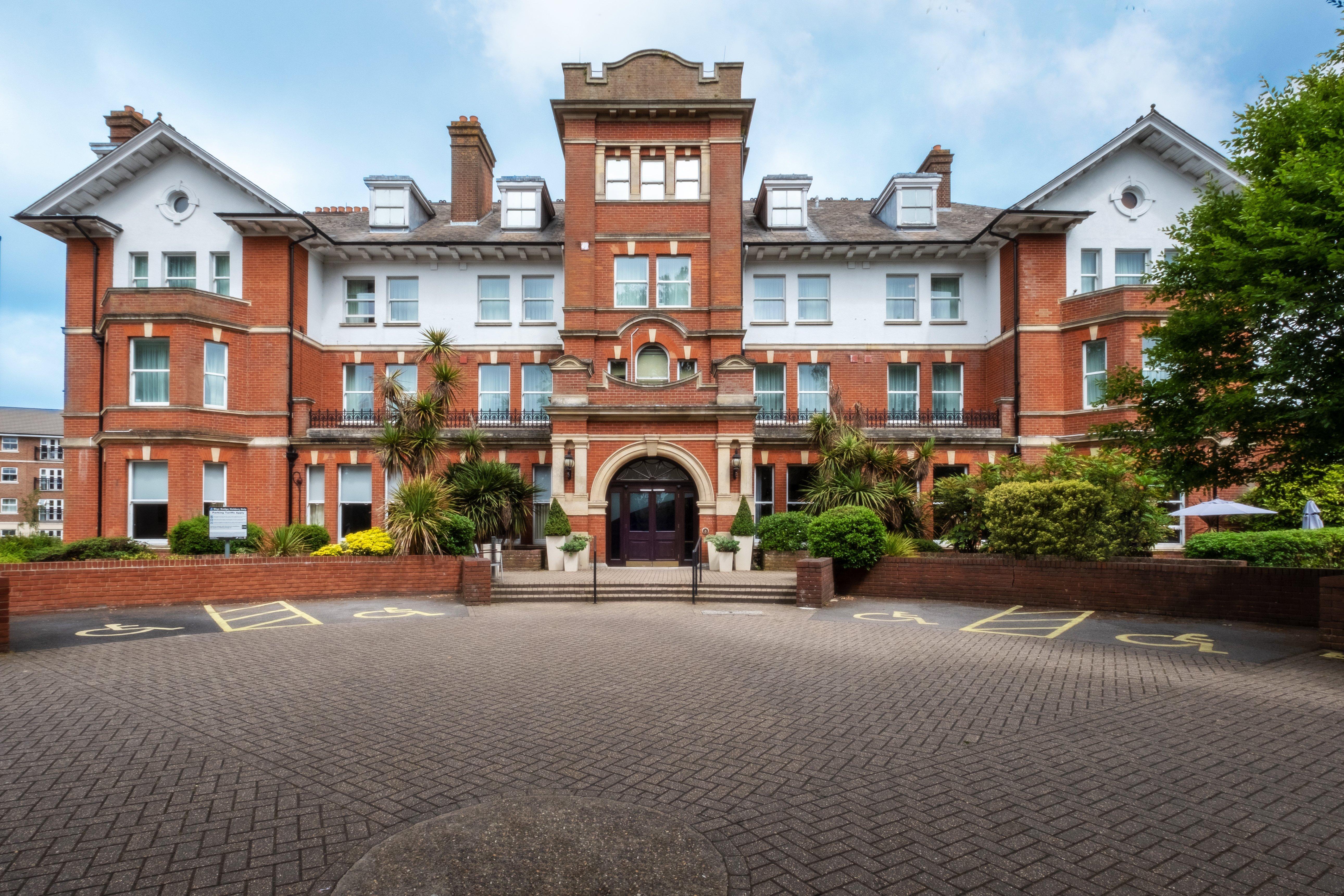 Holiday Inn Farnborough By Ihg Dış mekan fotoğraf