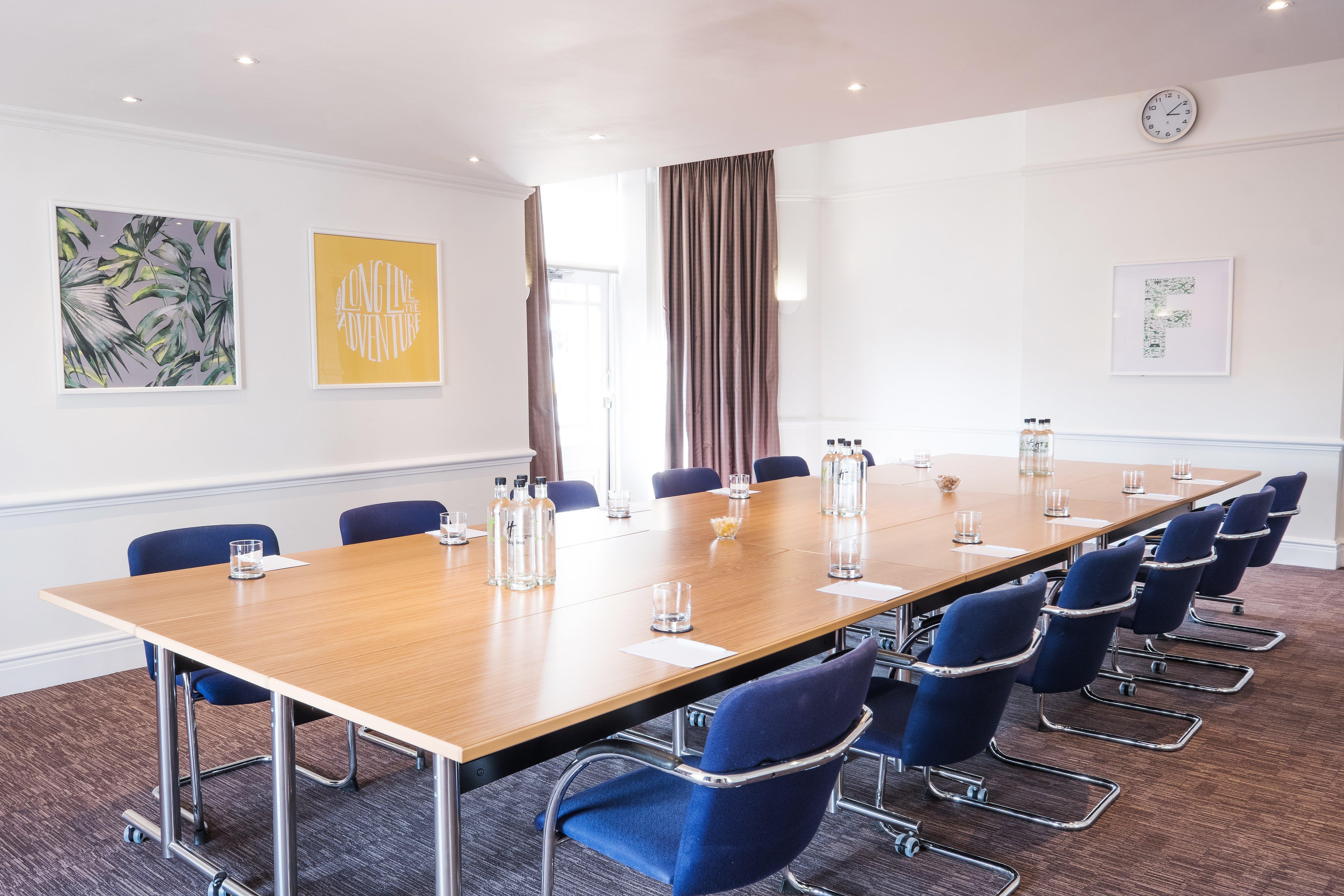 Holiday Inn Farnborough By Ihg Dış mekan fotoğraf