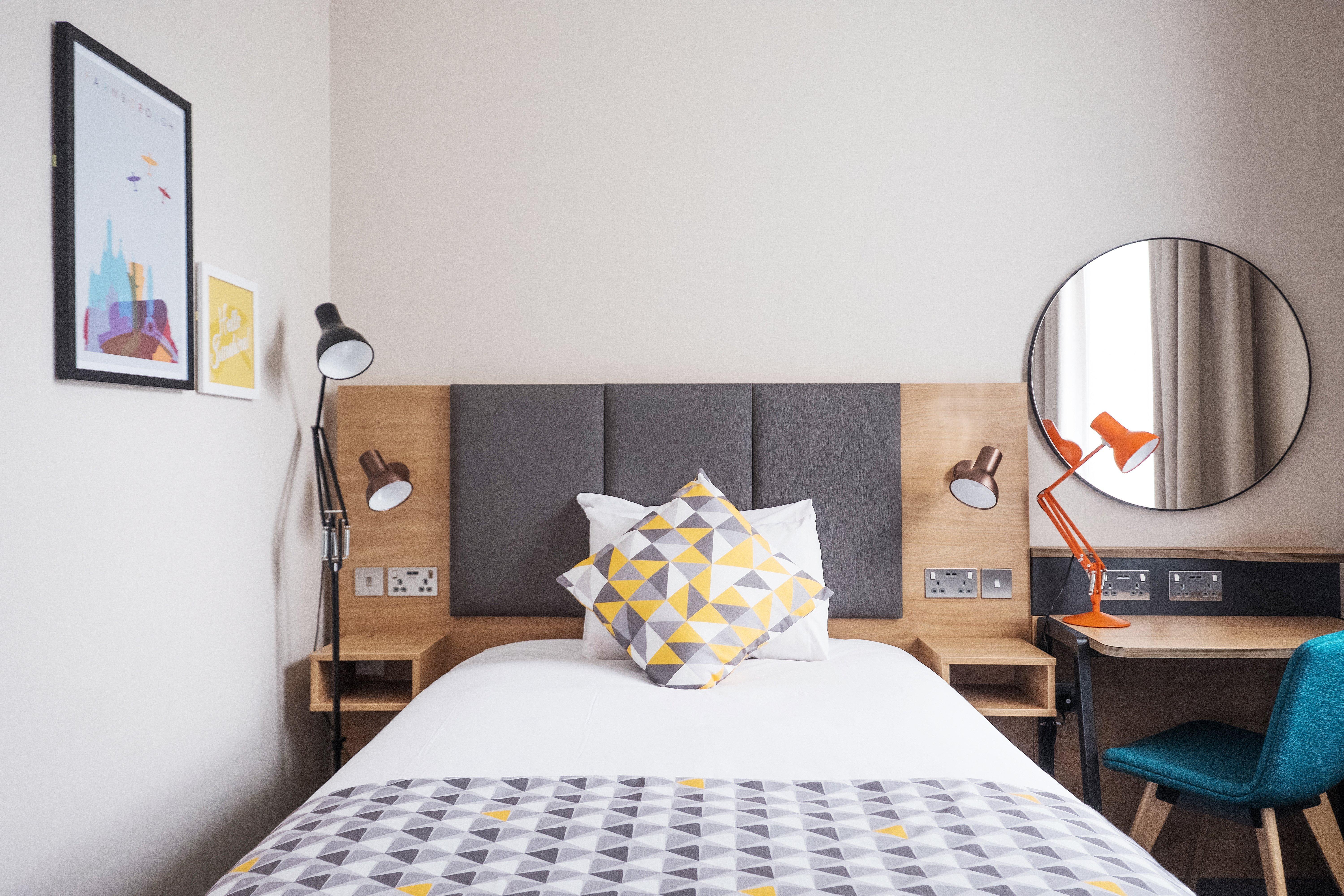 Holiday Inn Farnborough By Ihg Dış mekan fotoğraf