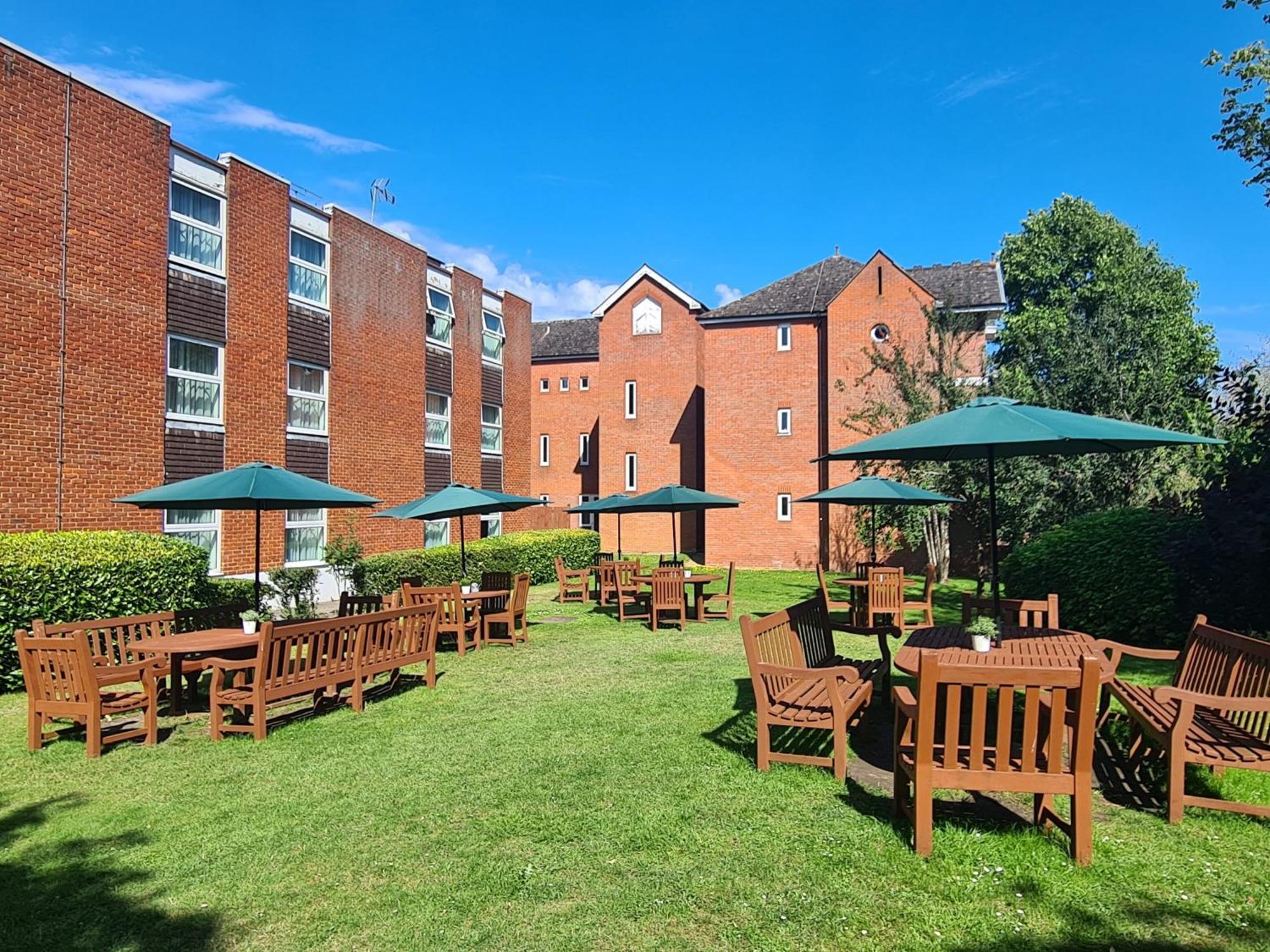 Holiday Inn Farnborough By Ihg Dış mekan fotoğraf