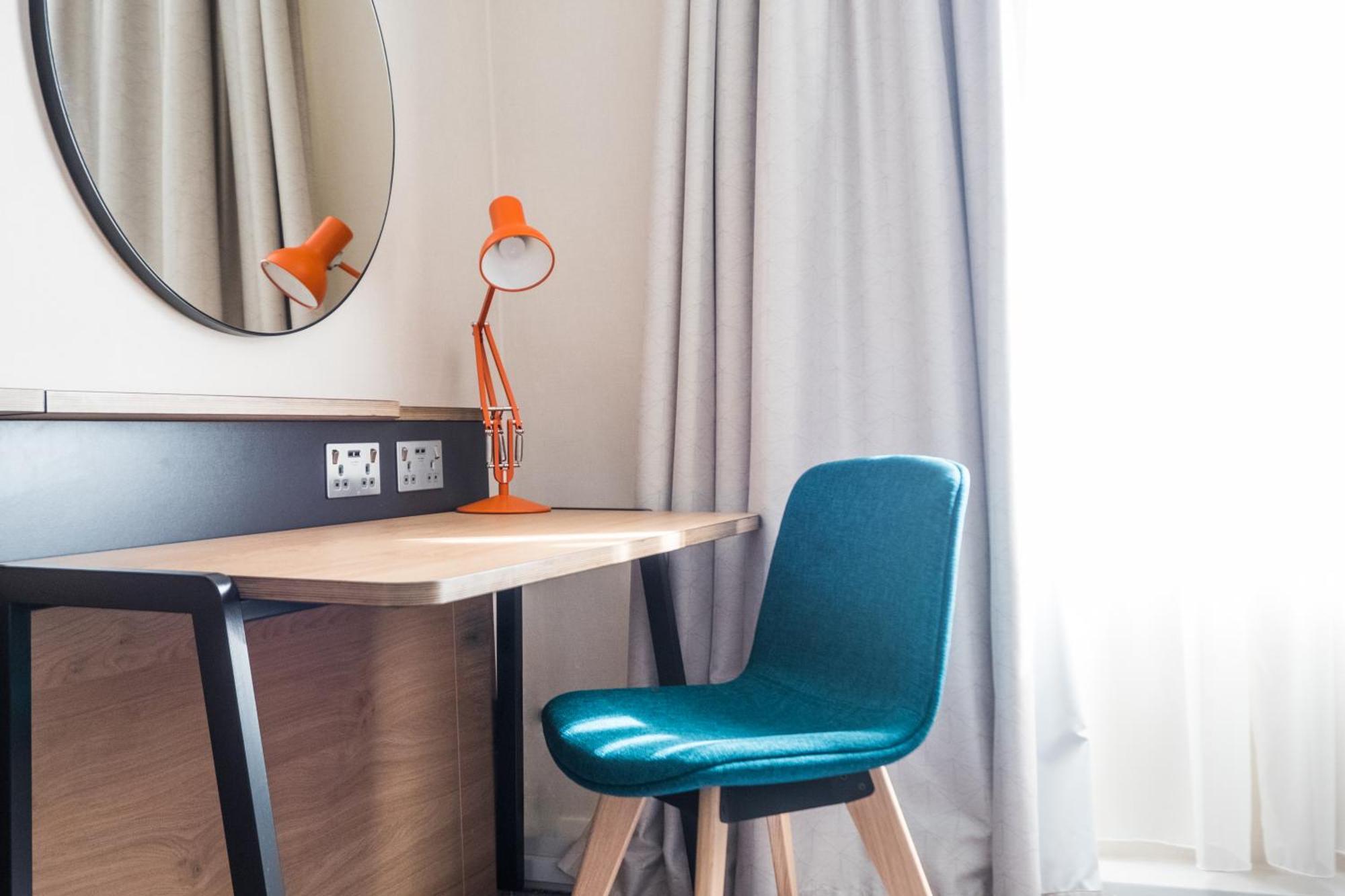 Holiday Inn Farnborough By Ihg Dış mekan fotoğraf