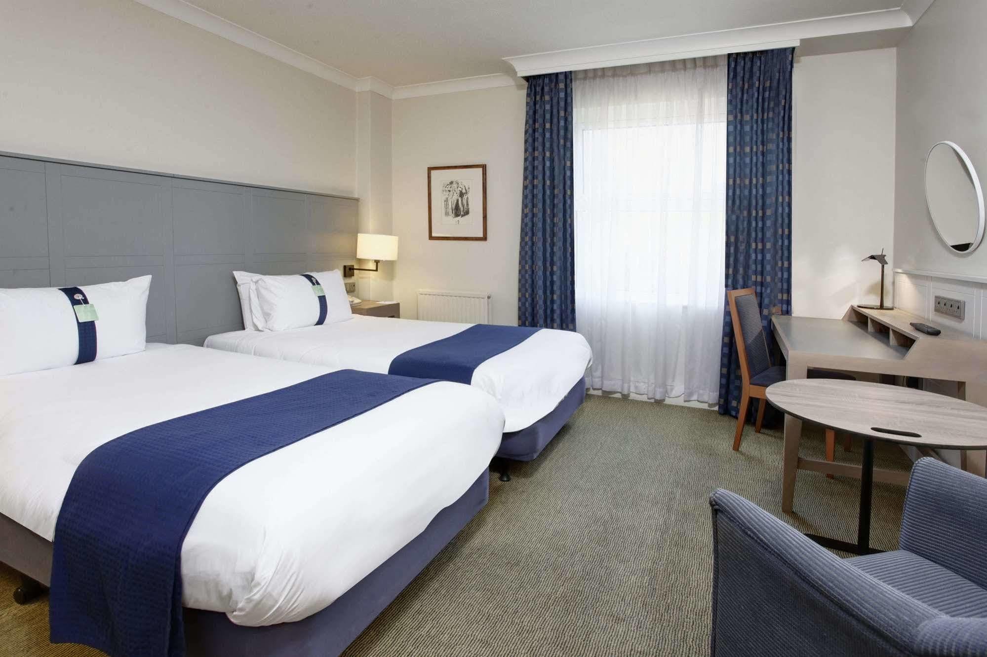 Holiday Inn Farnborough By Ihg Dış mekan fotoğraf